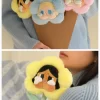 CRYBABY Sad Club-serien – Plyschblommask med blinda lock
