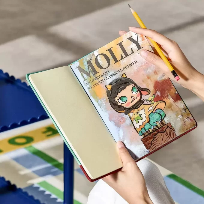 MOLLY Jubileumsstatyer Klassisk Retro 2-serien – Anteckningsbok