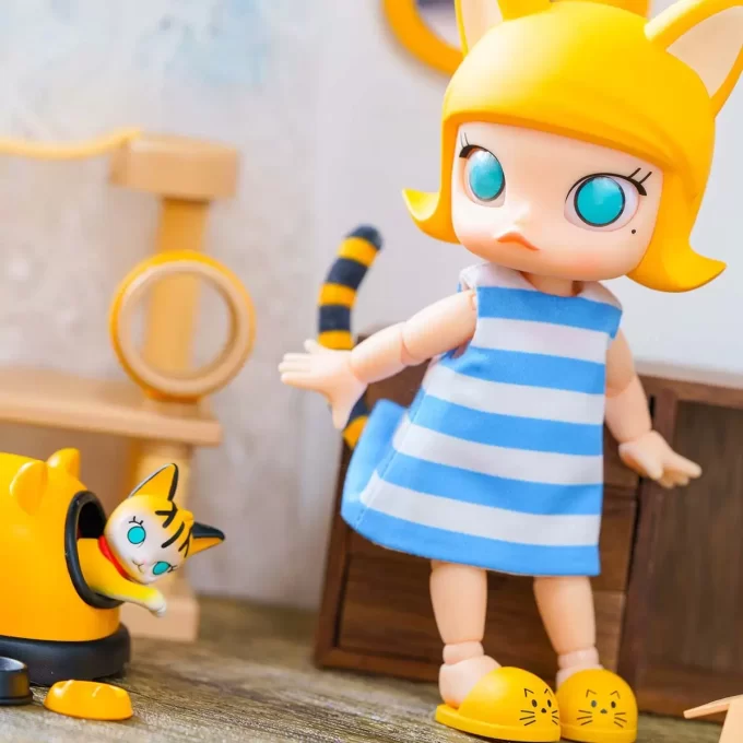 MOLLY Katt i lådan actionfigur