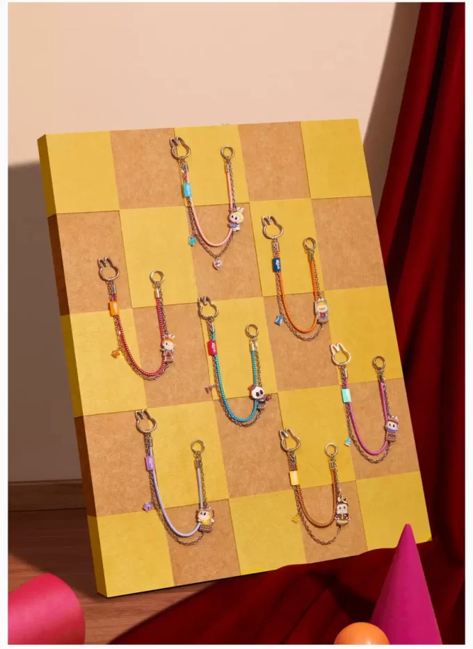 MONSTERNA Let’s Checkmate-serien – Hängande blindask