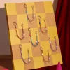MONSTERNA Let’s Checkmate-serien – Hängande blindask