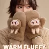Varma, fluffiga julklappshandskar – LABUBU Varma, fluffiga julklappshandskar – LABUBU